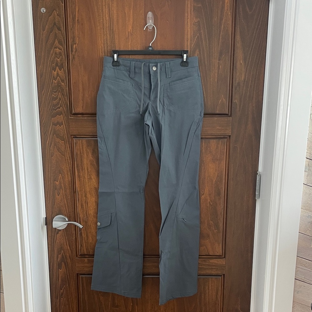 Athleta womens Charcoal Cargo Pants